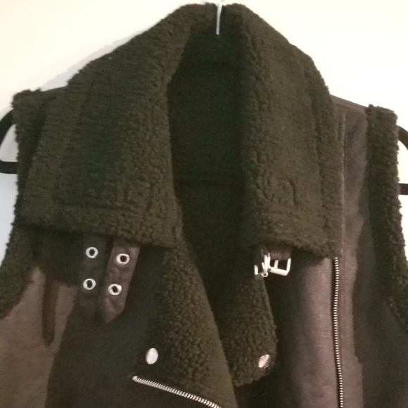 MICHAEL Michael Kors Faux Suede Vest Medium - Picture 2 of 8